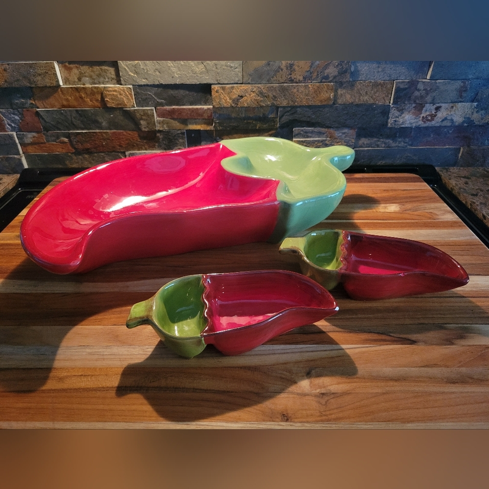 Summer Fiesta Target Chili‎ Pepper Divided Serving Bowl And 2 Small Dip Or Sauce